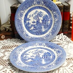 EIT England Blue Willow Dinner Plate Set of 2